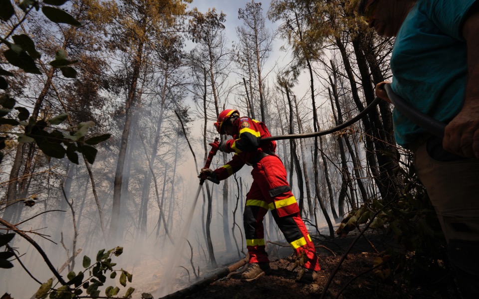 LaurentAlfonso's tweet photo. European firefighters 🇪🇺 relocated to #Greece 🇬🇷 in this summer’s pilot project
⚠️Toward a European Firefighters Corp? #EuropAid
#EUCivPro #rescEU https://t.co/uMxBmGIUqq https://t.co/i9SlXBxMgp