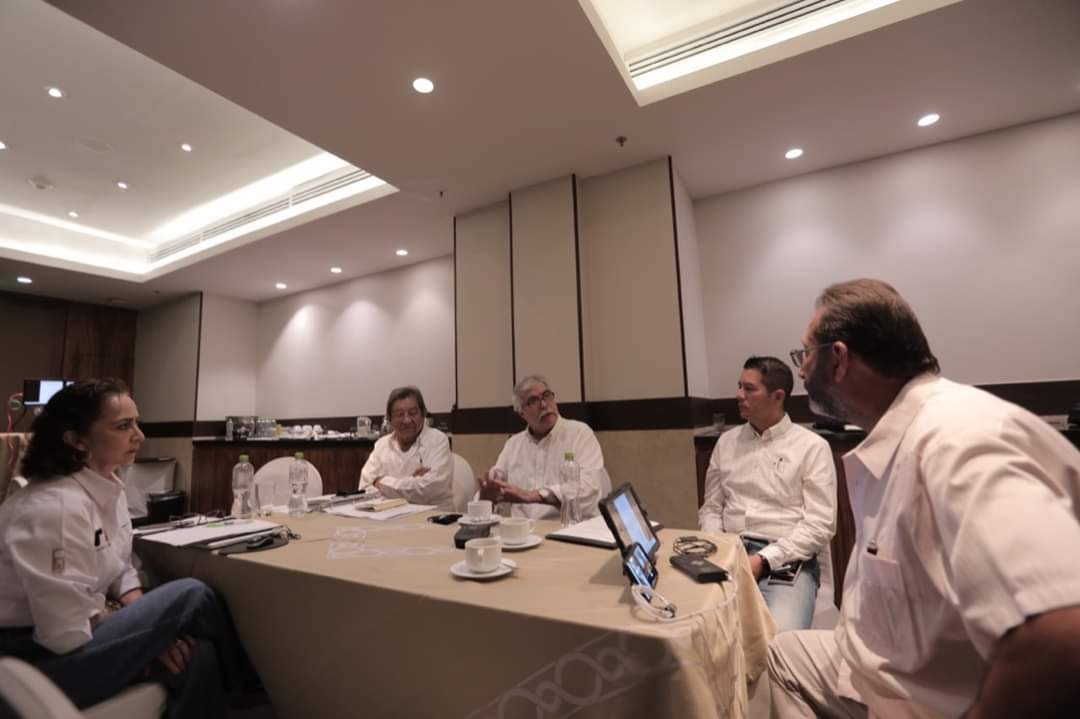 FCARMNacional's tweet photo. REUNIÓN CONSEJO CONSULTIVO CONARC CONVOCADA POR EL ARQ. CERT. FERNANDO GARCÍA VEGA, COORDINADOR EJECUTIVO #CONARC.
#SomosFCARM #ComunicaciónFCARM https://t.co/4TOetQ9QzV