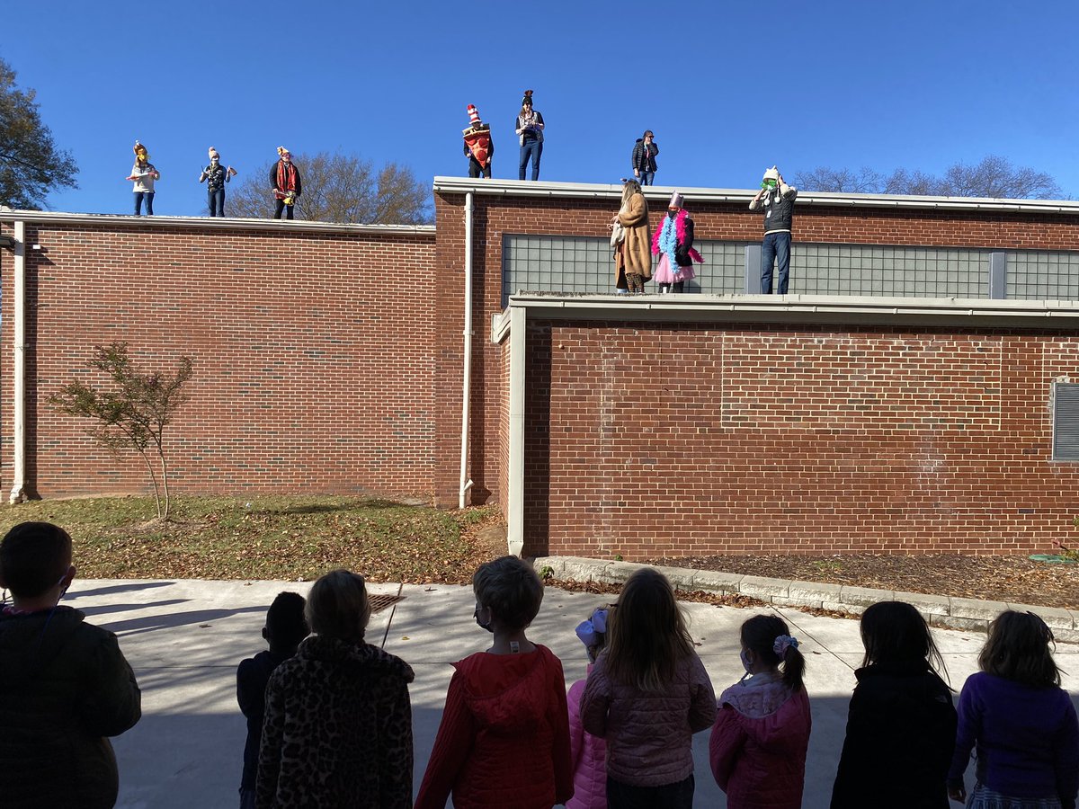 HunterESDrama's tweet photo. Can’t decide what was more fun, watching teachers dance on the roof or watching the kids watch their teachers on the roof?!? https://t.co/SOsSwuKLGg