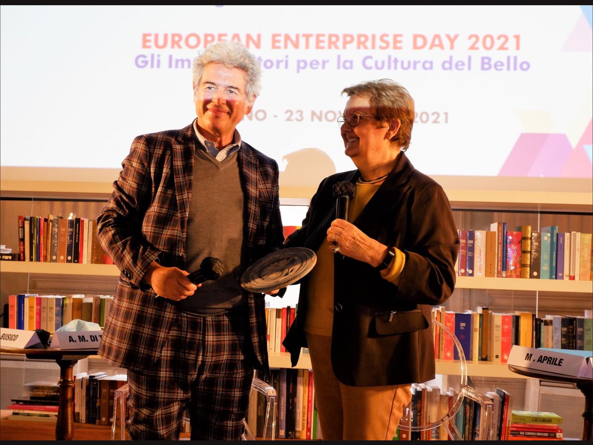 gdt62's tweet photo. Gli Imprenditori per la cultura del bello.
Stamattina a #Torino presso @CircoloLettori con un percorso da @ArchOlivetti a @OlivettiOnline con #Arte #Cultura #Innovazione #HumanCentricity #Comunità #Ivrea #Unesco
#StoriaDiInnovazione #DesignMeetsTechology #OlivettiDesignTalks https://t.co/RkeRhmwrpu