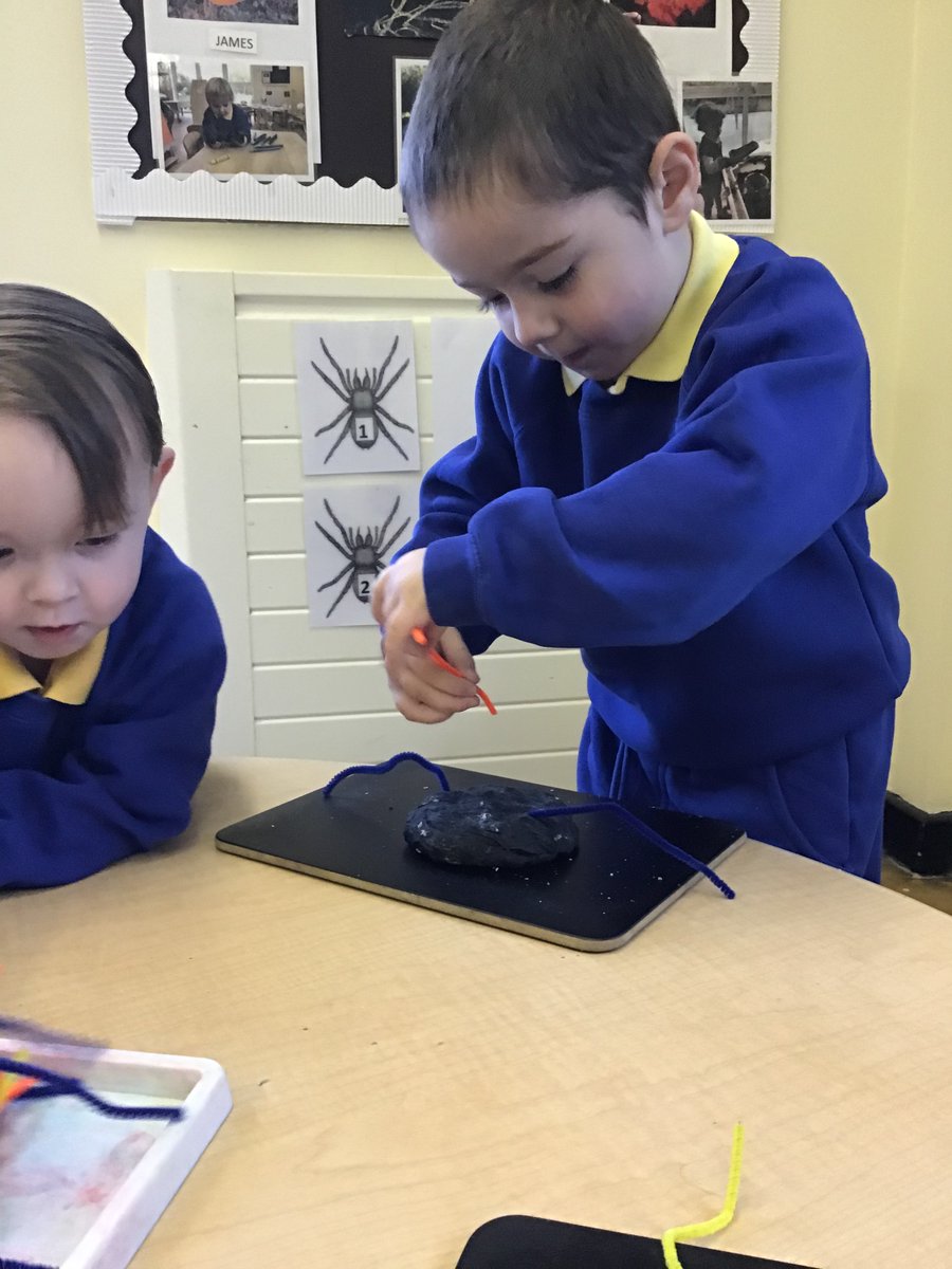 EvertonNursery's tweet photo. Bringing our favourite nursery rhyme to life! “Incy Wincy Spider” #HeyworthClass #Creativity #FineMotorSkills #EarlyMaths #Concentration #SocialSkills #EarlyYears #EYMatters #EYTalking #EYFS https://t.co/jL62iDeb42