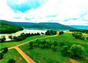 REHomesSource's tweet photo. I would love to show you my new listing at Spinnaker Dr #156r Jasper TN https://t.co/TAdFwSKgFS https://t.co/df8Zf7g4sM