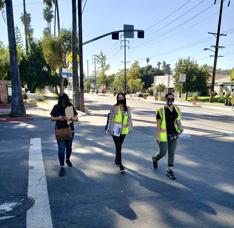 BSSLosAngeles's tweet photo. Today we were out talking about the Rock the Blvd street improvement project Thank you @zweet_cafe @swork_coffee @senor_fish @transportskateshop @haleysolar @TERA90041 @ernc_la 
@kdeleonCD14 
Learn more at an online meeting on Dec 5 or 9 RSVP here: https://t.co/NhqvccpXCS https://t.co/Abud8yUTbz