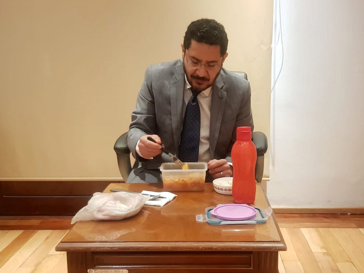 martibatres's tweet photo. Desde que llegué a la Secretaría de Gobierno, también me llevo mi Tupperware todos los días. https://t.co/i4Fe9nQEov