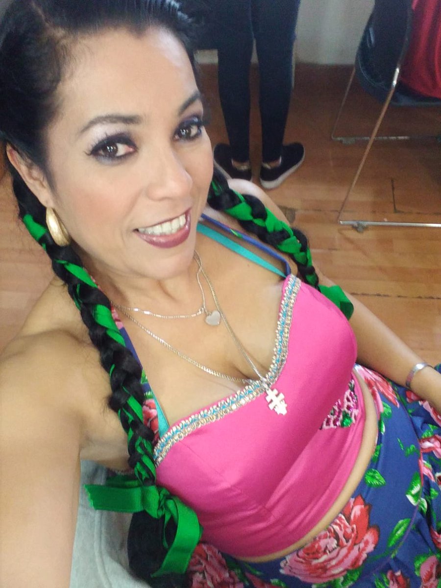 _Acamaxochitl's tweet photo. #licha #teatroversalles #pastorelavip los esperamos viernes 8:30 teatro Versalles pastorela VIP y compra con tiempo tus boletos en taquilla del teatro del martes a domingo de 11:00 a 7:00 por arema ticket https://t.co/EsEXK0ljD3