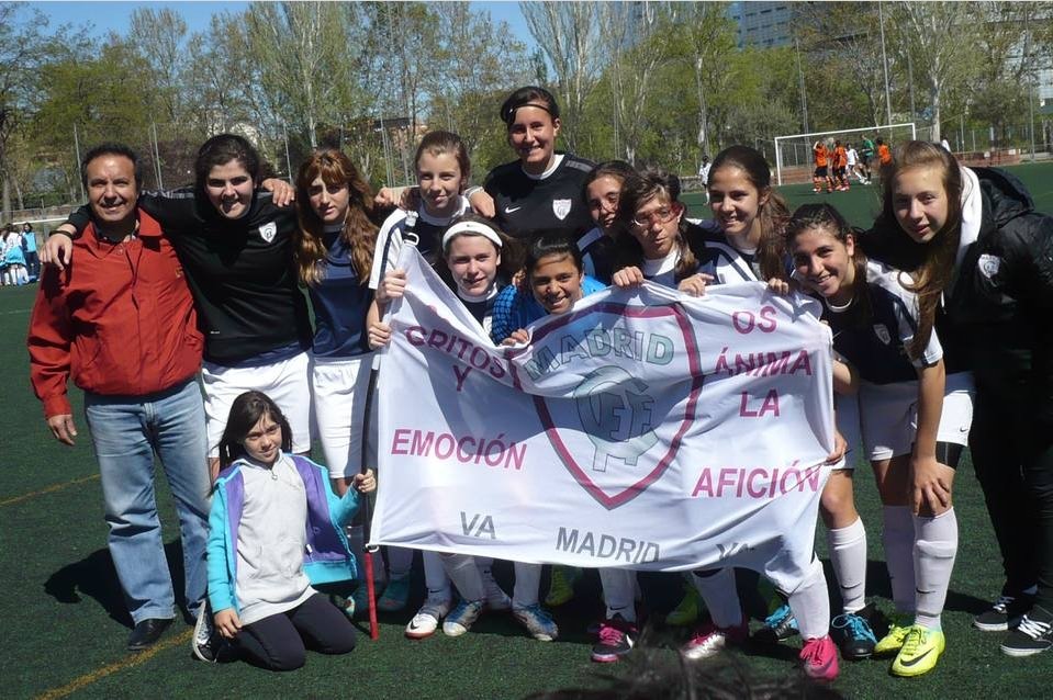 PEDROLUSARIAS1's tweet photo. PREMIOS GOLSMEDIA 2021.    MUY ORGULLOSO DE HABERTE TENIDO COMO PORTERA EN INFANTILES EN EL MADRID C. F. F. ENHORABUENA PORTERAZA. DISFRUTA EL PREMIO QUE TE LO MERECES. UN BESAZO MUY GRANDE. 👍👌

PRIMERA NACIONAL FEMENINA G5:

MEJOR PORTERA: MIRIAM MUNUERA / UD Tres Cantos https://t.co/ciVVkdTTlA