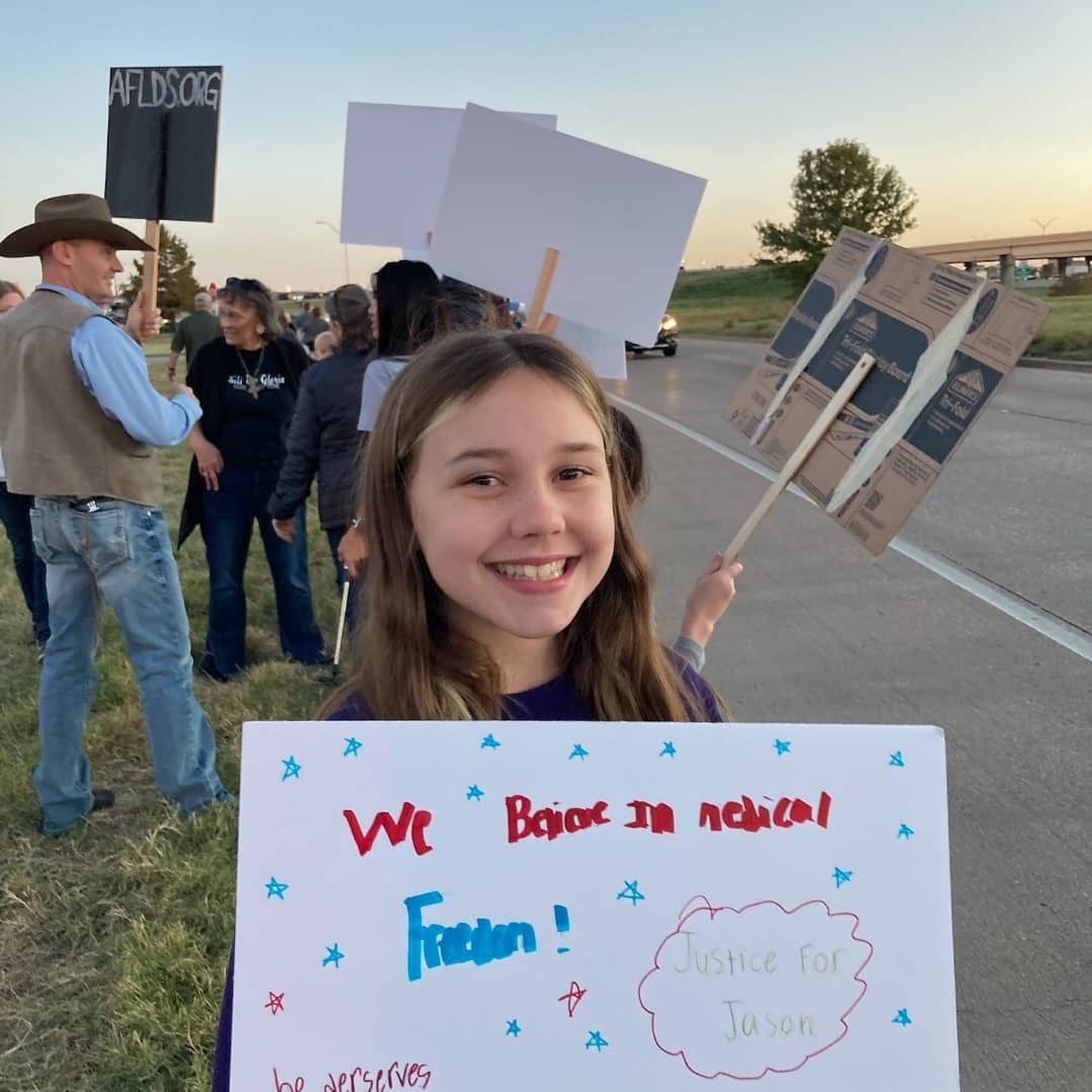 SheriBrickey's tweet photo. My gumdrop standing up to fight for Jason, he is going to be so proud of her #Jasonstrong #Deputyjones https://t.co/4MuLPLKcMi