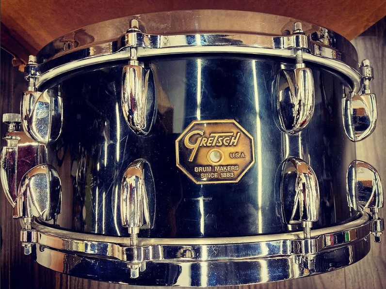 gretsch's tweet photo. #Gretsch #PicOfTheDay! #repost 📷: @albabydrums This one has magic powers. Gretsch Black Nitron 14x6.5 late 70s / early 80s “Drop G” Lotsa mojo! Beautiful sounds found via @DavesDrumShop davesdrums #ottawa #drumshop #davesdrumshop #thatgreatgretschsound #gretschdrums... https://t.co/XglMHX2TsA
