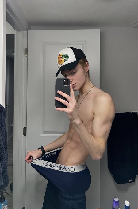 Think u can fit ur hand in? https://t.co/8tHZukweJP