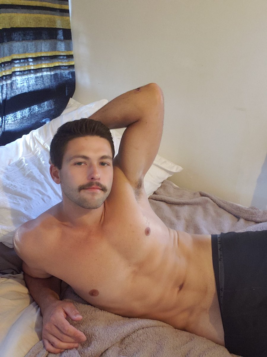 tylerdachad's tweet photo. Come home to this on your bed 😜 what do you do🤭 https://t.co/yXIeTWRsH6