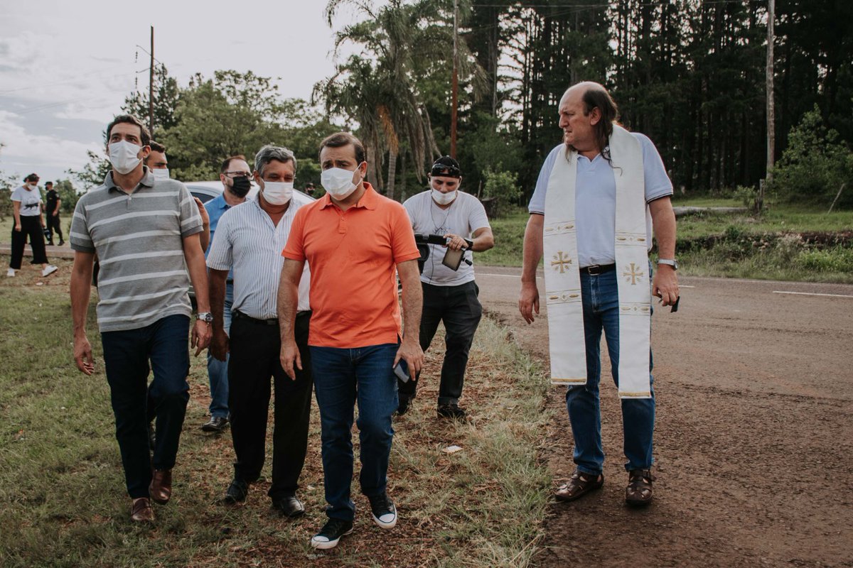 gobmisiones's tweet photo. Al mismo tiempo Herrera Ahuad informó que se adelantará el asueto administrativo del 30 de noviembre al 29 para dinamizar el turismo. También, inauguró el portal de bienvenida de #DosArroyos. https://t.co/JZc7cWQ03p