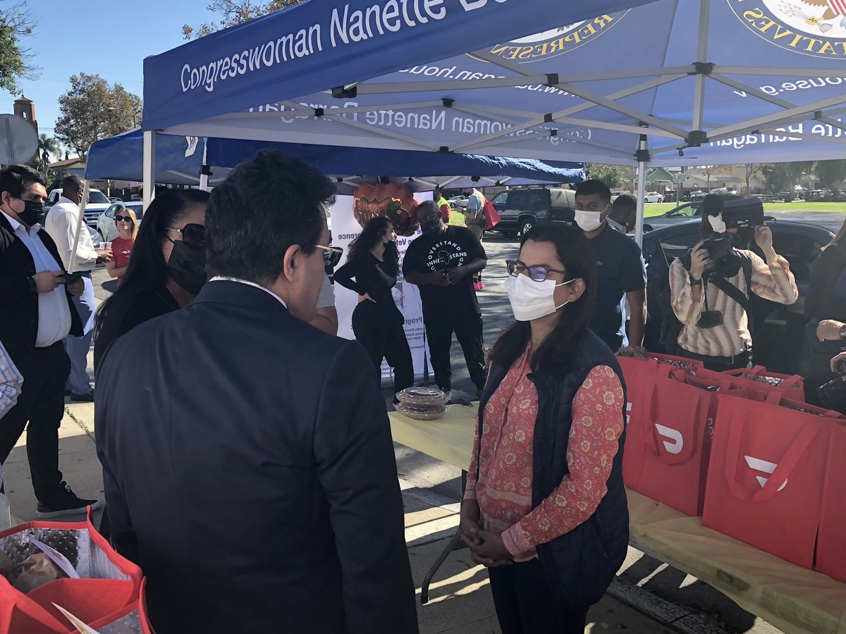 RepBarragan's tweet photo. It was an honor to help veterans, their families, and others in #CA44 prepare for Thanksgiving today.

Thank you, @VAGA_Vets and VFW Post 5394! https://t.co/RjXQL4z7tE