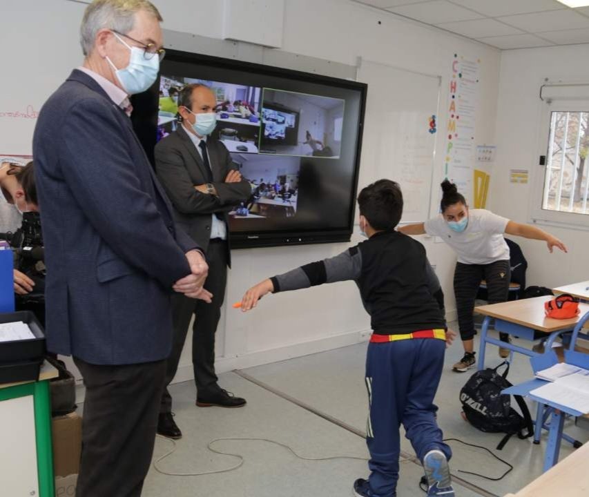BenmiloudKarim's tweet photo. ⏰ #30APQ
Avec le Président @Asm_Omnisports Pascal Thibault, nous étions à l’école Charles Perrault pour lancer le dispositif #PauseActive (12 écoles et 41 classes) pour favoriser l'activité physique en classe.
👉 1 innovation au service des 30mn d’activité physique quotidienne. https://t.co/UaUtQKfhB8