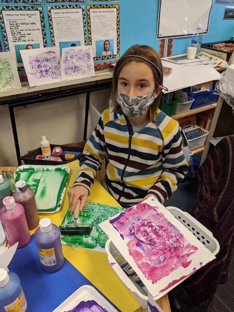 ecoledieppe's tweet image. Grade 3F created designs for print-making! Everyone came up with original pieces. #create    
#artandlanguage