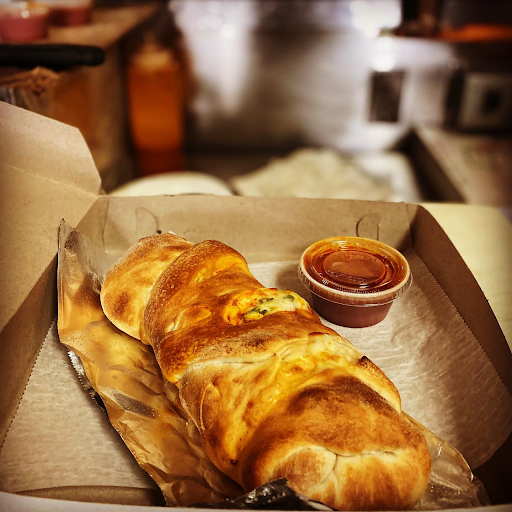 Calzones, strombolis, and rolls, oh my! At Arcuri’s we serve delicious cuisine for anyone's tast