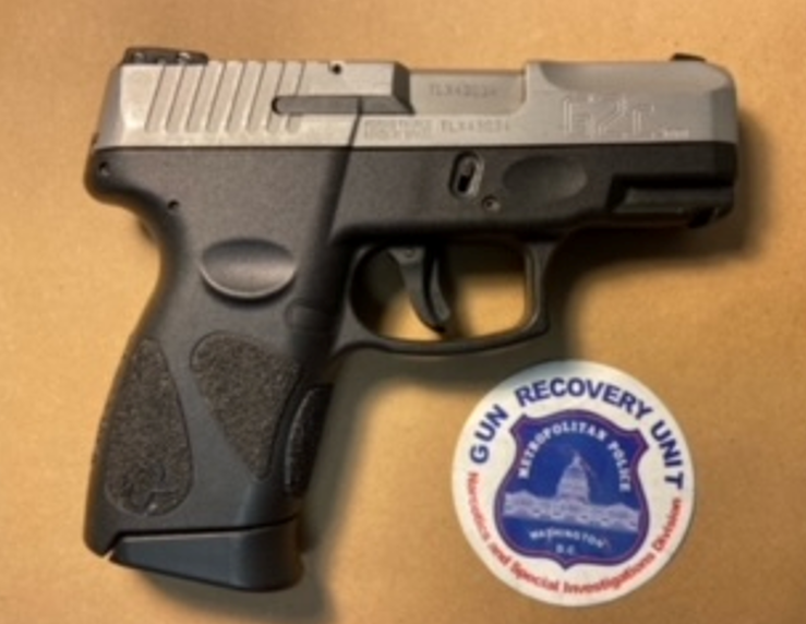 DCPoliceDept's tweet photo. In the last week, #DCPolice officers removed 51 illegal firearms from the streets of #DC and out of the hands of criminals.
#FirearmsFlashback https://t.co/qy4vj1rcGl