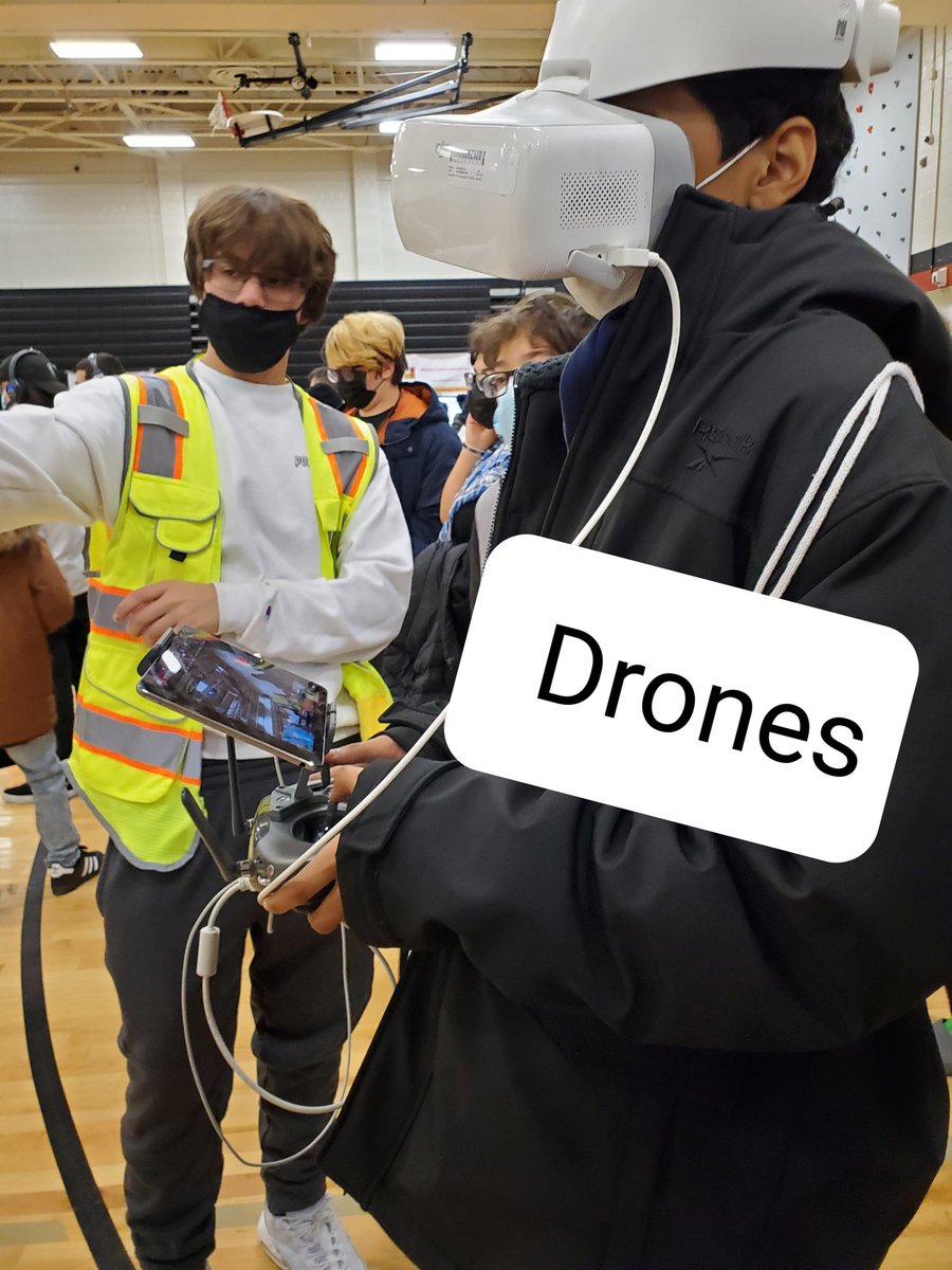 mrcanfield371's tweet photo. Gotta love when my previous middle schoolers are recruiting my present ones! Great day at CTE Fair! A lot was learned and even more to look forward to! @SCSDScience @syracusedotcom @SCSDCTE @GrantGatorsSCSD @teachergoals #teaching  #nextgeneration https://t.co/6iZUupLEQl