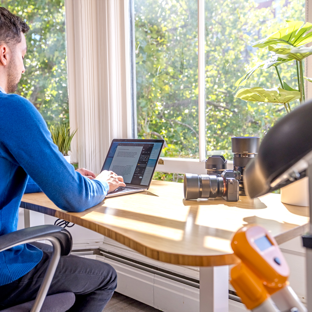 Ergonomyx's tweet image. If you're not on your Ergonomyx Under-the-Desk Bike - why not? Your body and mind will thank you!

#workplacehealth #sitstandmove