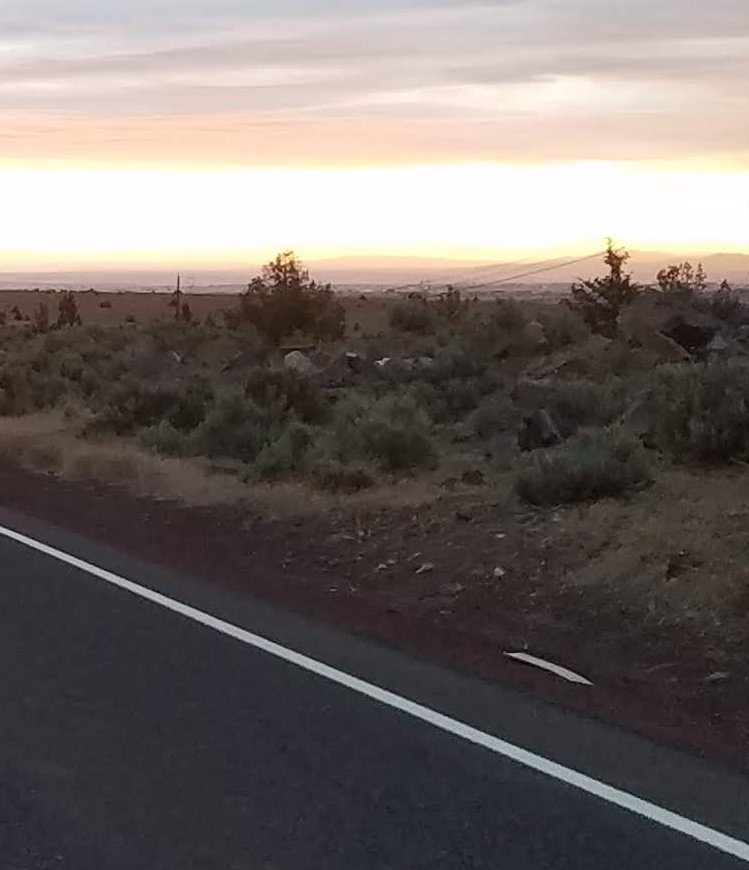 'Riding into the Sunset'
Highway 97 out of Bend,Oregon
@MikellyBerry @HandmadeHour @Ja_Hancock @Etsy @Imagekind @amazonhandmade @googlephotos @MikellyBerry @MikellyDesign @photographer @FinePhotograph @smallbizshoutUK @eBay @allpeoplequilt @handmadechicago