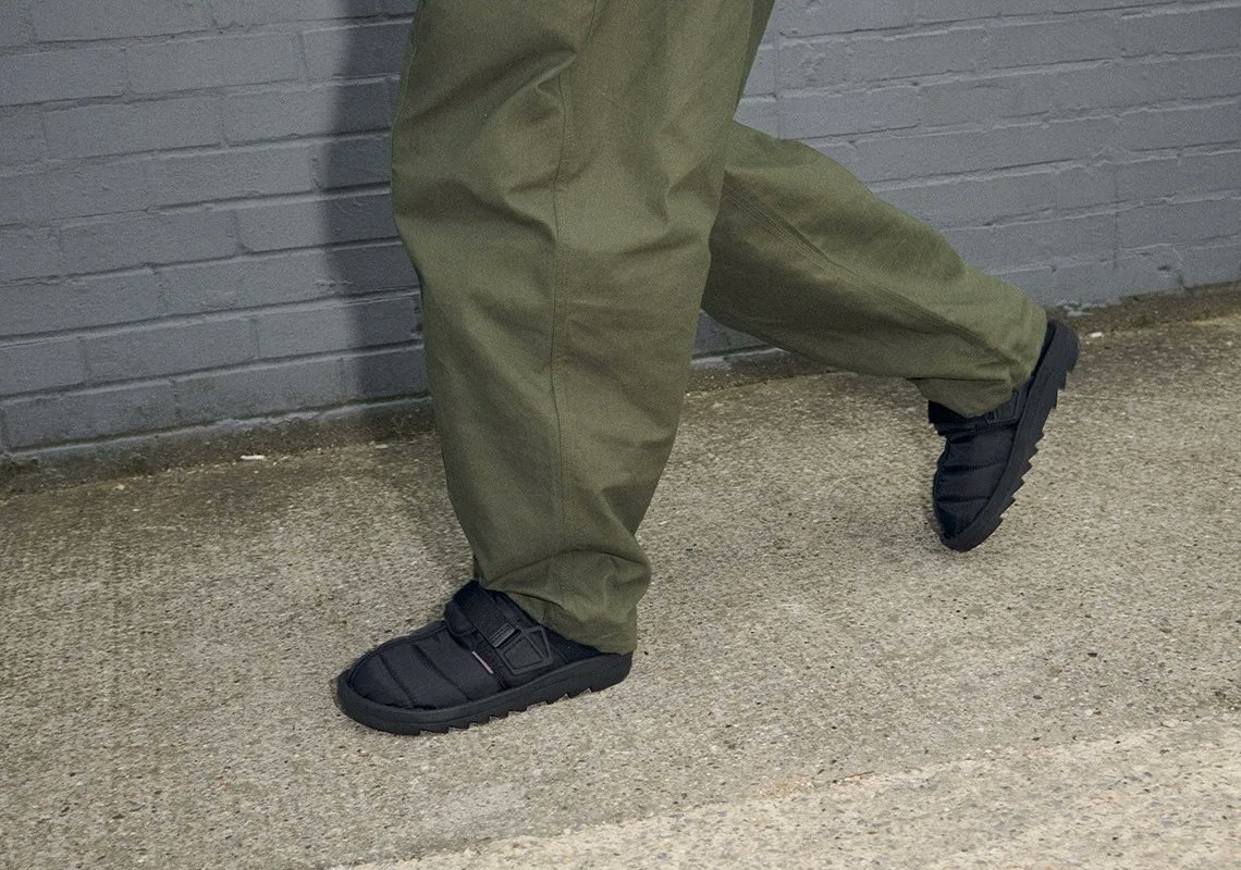 KicksFinder's tweet image. Ad: Cozy season is officially upon us! Available UNDER RETAIL via Reebok US
Reebok Beatnik "Black"
Use code CYBERWEEK for $78 shipped (Retail $120)

&amp;gt;&amp;gt; buff.ly/3CNiGtf