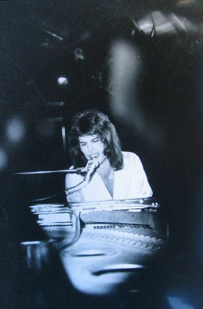 mercuryxfreddie's tweet photo. things freddie mercury invented; a thread https://t.co/DMyOIn5rtR