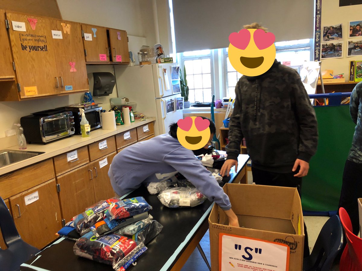 OrlandoKristie's tweet photo. SALT Squad helped us tally our donations from our #RMService drive with a great math lesson by the great @tobyg221 ! @Osooli_Amy @Dr_Vre #RMSproud @SharingShelf https://t.co/2r2t4SEXAm