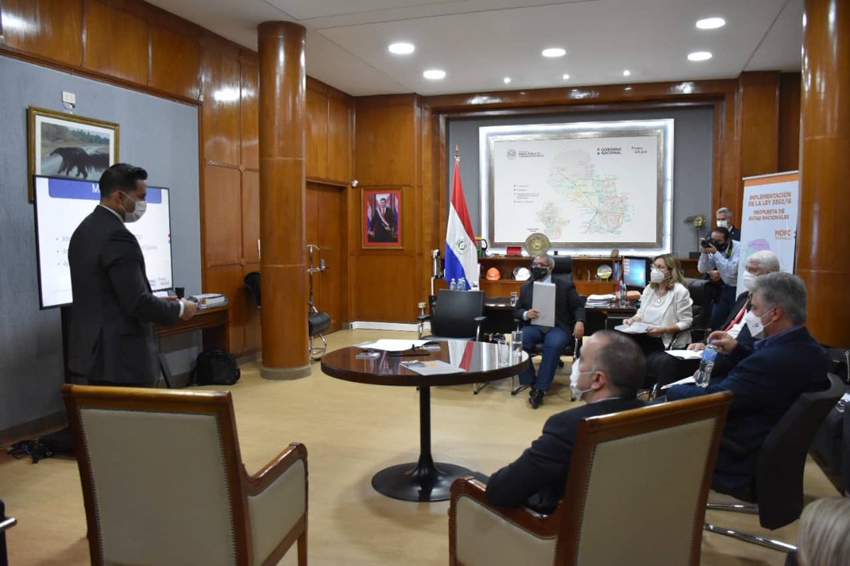 antsv_py's tweet photo. La Directora Ejecutiva de la ANTSV, María del Carmen de Porro, en la fecha mantuvo una amena reunión con Ministros y Viceministros que forman parte del Directorio.

#ParaguayDeLaGente 🇵🇾
#UnidosPorLaVida 🔶 https://t.co/UDs5sFljqH