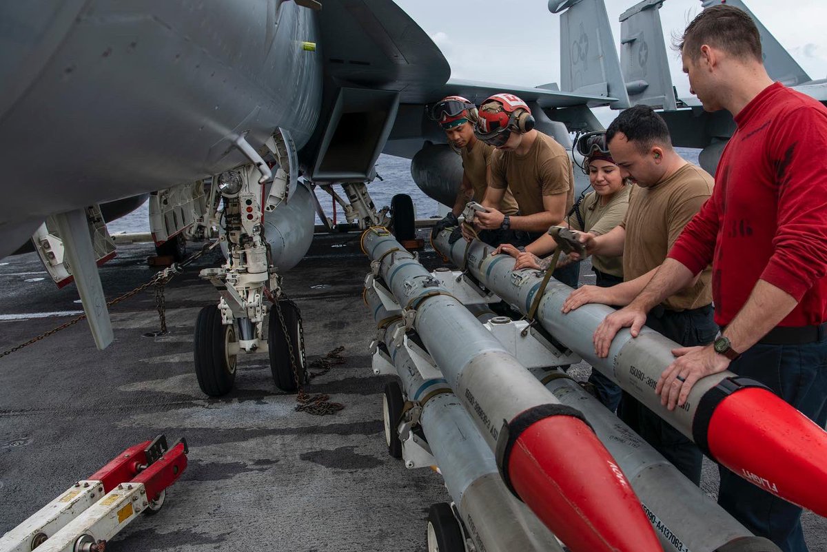 USS Carl Vinson tweet media