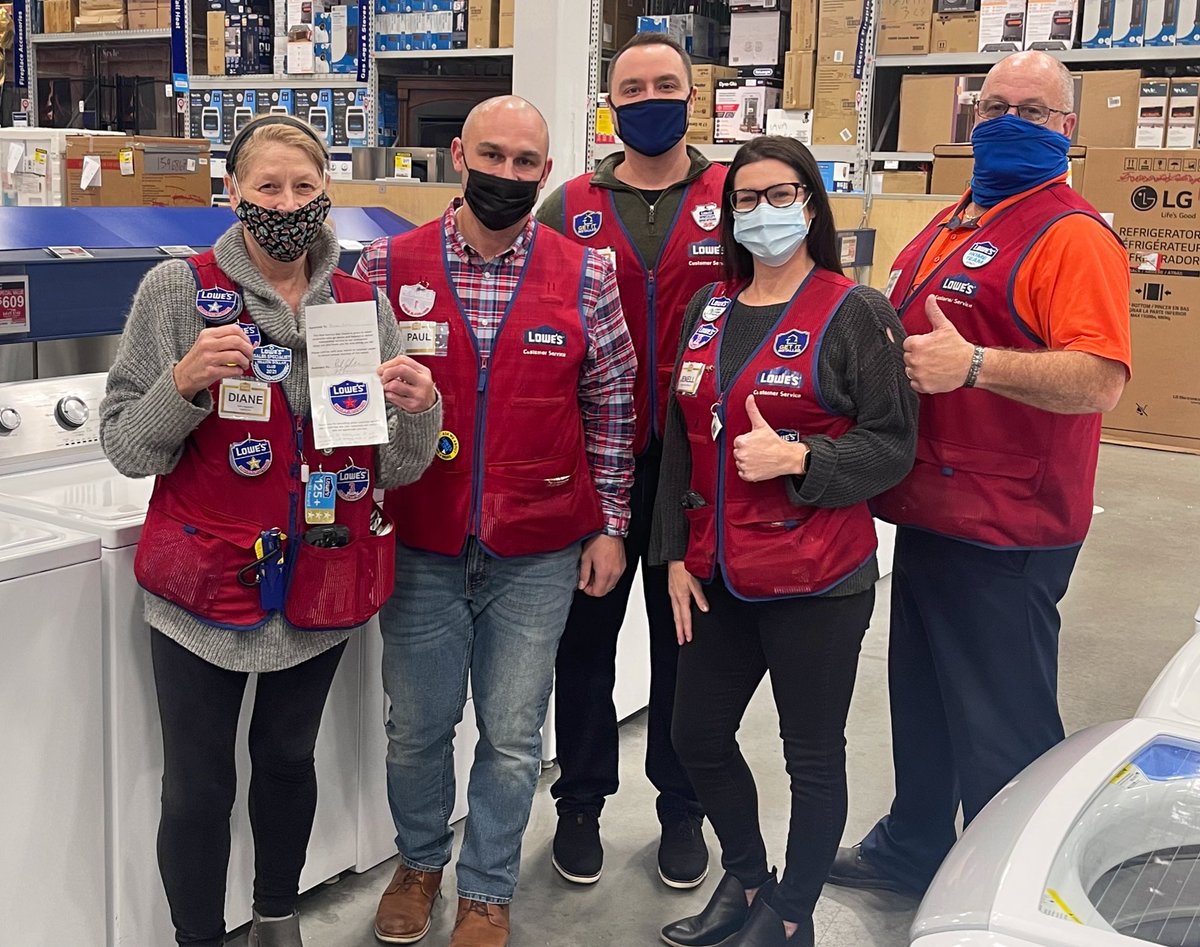AndrewsP26's tweet photo. Diane at our #CapeMay @Lowes shows you what the #customerexperience is all about! #Congratulations on joining the MILLION DOLLAR CLUB!! 💰💰💰 https://t.co/vfiTpcqx98