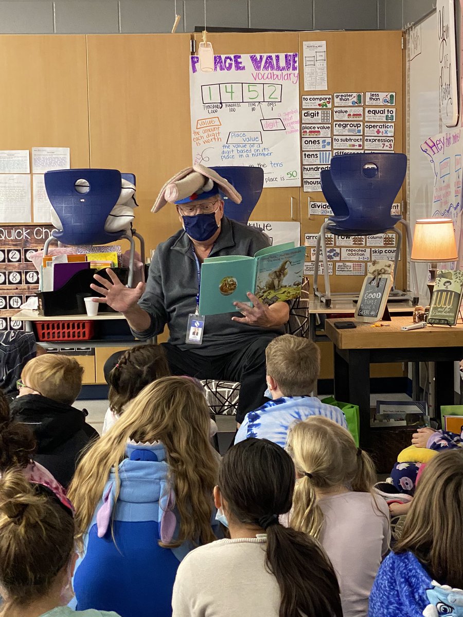LeesburgThird's tweet photo. You know what time it is! Thanks all for a great Turkey Read Day! https://t.co/EJhEHj98LX