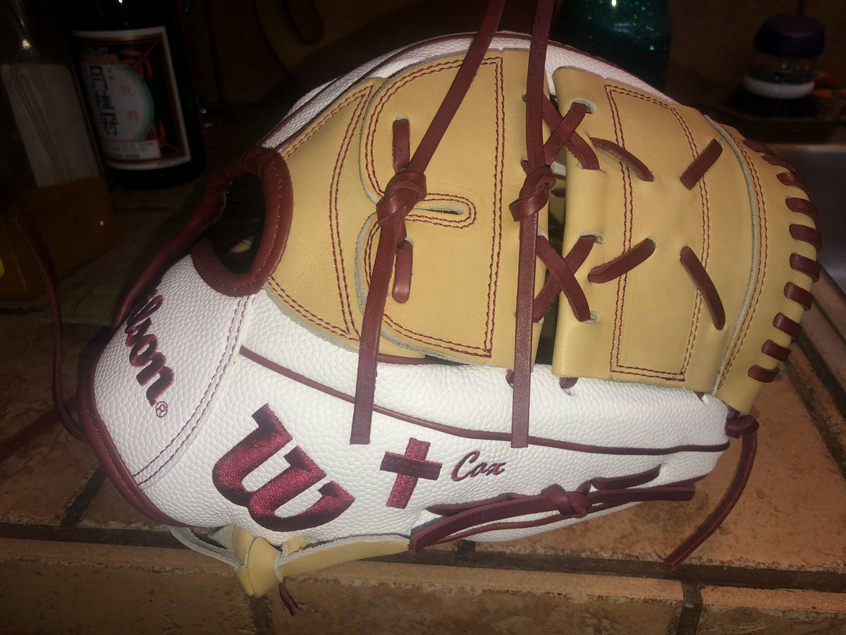 She finally got her custom glove.  Looks Erskiney to me!!😂 <a href="/PaytonCox7/">Payton Cox</a> <a href="/ErskineSoftball/">Erskine Softball</a>