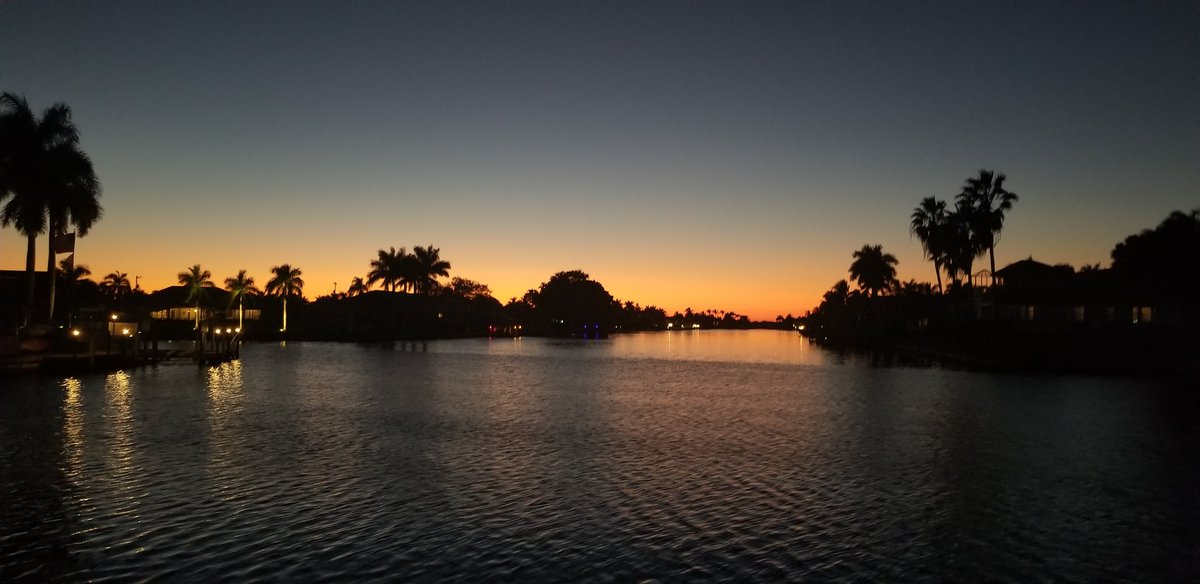 PeggyWith's tweet photo. Fans of @PegShlanta, the day started so well with ☕ and @Klondikebar. Here we are again, a beautiful sunset without other content. I will ask for submissions from my travel companions. #livingwithpeggy #upgraded #livelife @ShlantaM #livelifetothemax #SunsetPeggy https://t.co/3gVne2XqkQ