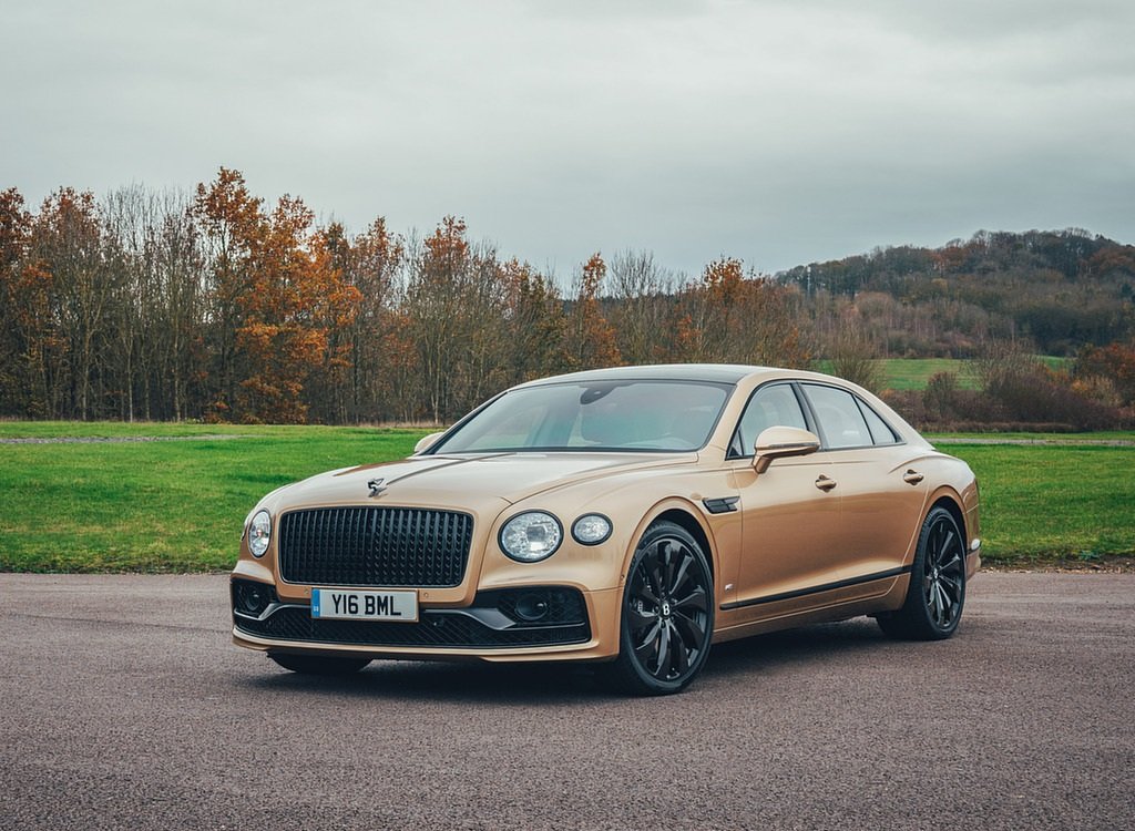 Wallpaper4Wheel's tweet photo. 2021 Bentley Flying Spur V8 https://t.co/4vCgETl6lO