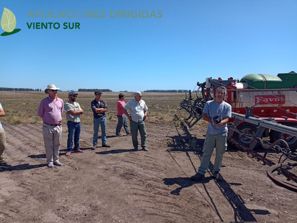 VientoSurAgro's tweet photo. Hoy participamos en la reunión a campo organizada por Fundacrea @crea_arg .
Estuvimos charlando sobre #AplicacionesDirigidas
Gran jornada!
Gracias por la invitación! https://t.co/Gj0T0h4Nll