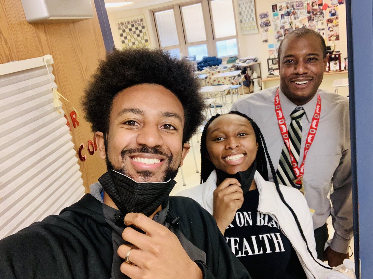 SteelmenBSU's tweet photo. One of our former Presidents stopped by today! Kania (c/o ‘19) is currently enrolled in @SIUE’s nursing program and is doing great academically. She’s also a leader on campus who’s involved in various clubs. We’re proud! 🔴⚫️🟢 https://t.co/sIqovkcDCJ