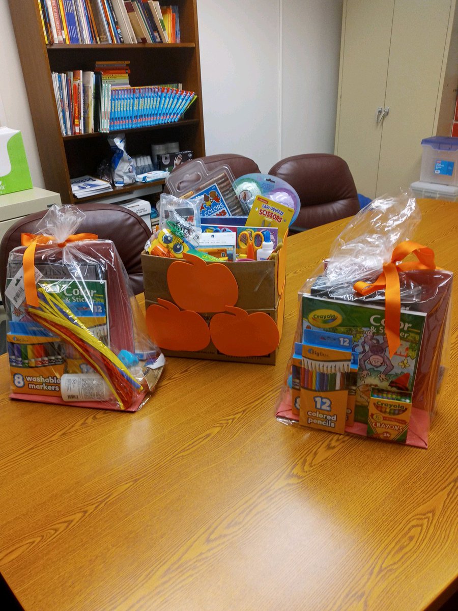 Congratulations to all of our Turkey Disguise contest winners!  Thank you Jevaeh for claiming on Journey's behalf. #2ndgraderocks <a href="/PPSnews/">Pgh Public Schools</a>