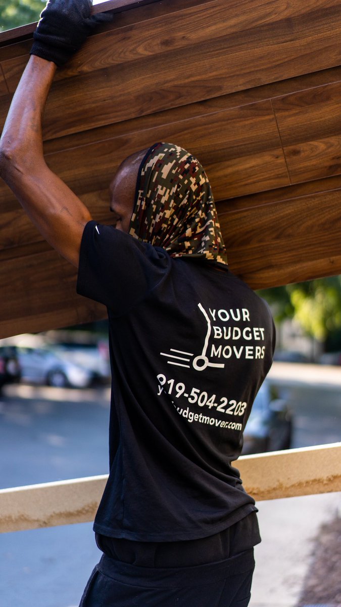 YourBudgetMover's tweet photo. We work this hard so you don’t have to! 💪🏼
.
.
.
.
.
#localmovers #nc #localbusinessnc #professionalmovers #makingadifference #makemovingsimple #movingservices #movingcompany #movers #moving #letskeepmoving #makemovingeasyagain #customerservice #justkeepmoving #stressfree https://t.co/DxBQtAvHQF