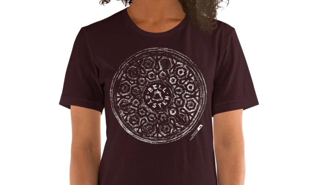 Wear the City!  Announcing Brooklyn Streetworks, an online shop for streetscape-inspired prints, art, and clothing.  Here's a manhole cover pulled right off the sidewalk in Brooklyn.  

brooklynstreetworks.com/products/short…