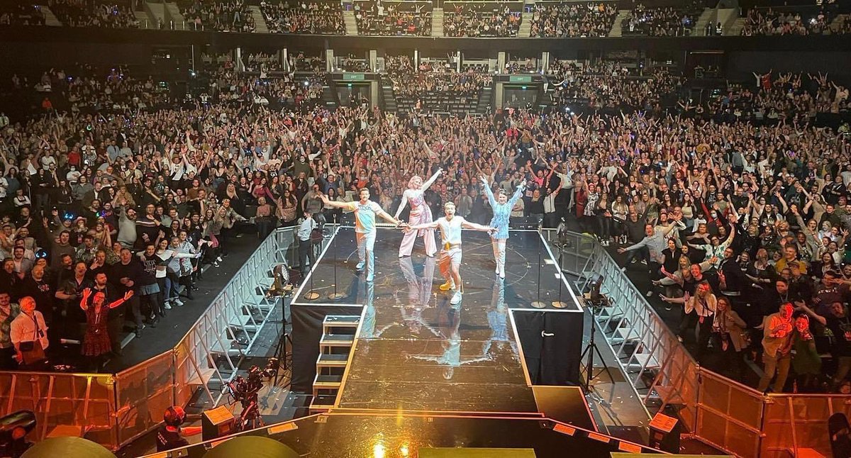 Message FROM <a href="/OfficialSteps/">Steps</a> 

“Thank you Glasgow for two fantastic shows!! 🙌 Next up, Brighton! ❤️ #WTFHTour”