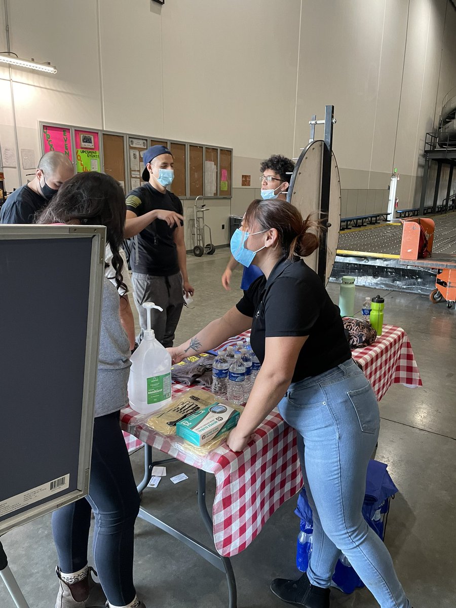 Stefanie Hoffman-Alzaga tweet media