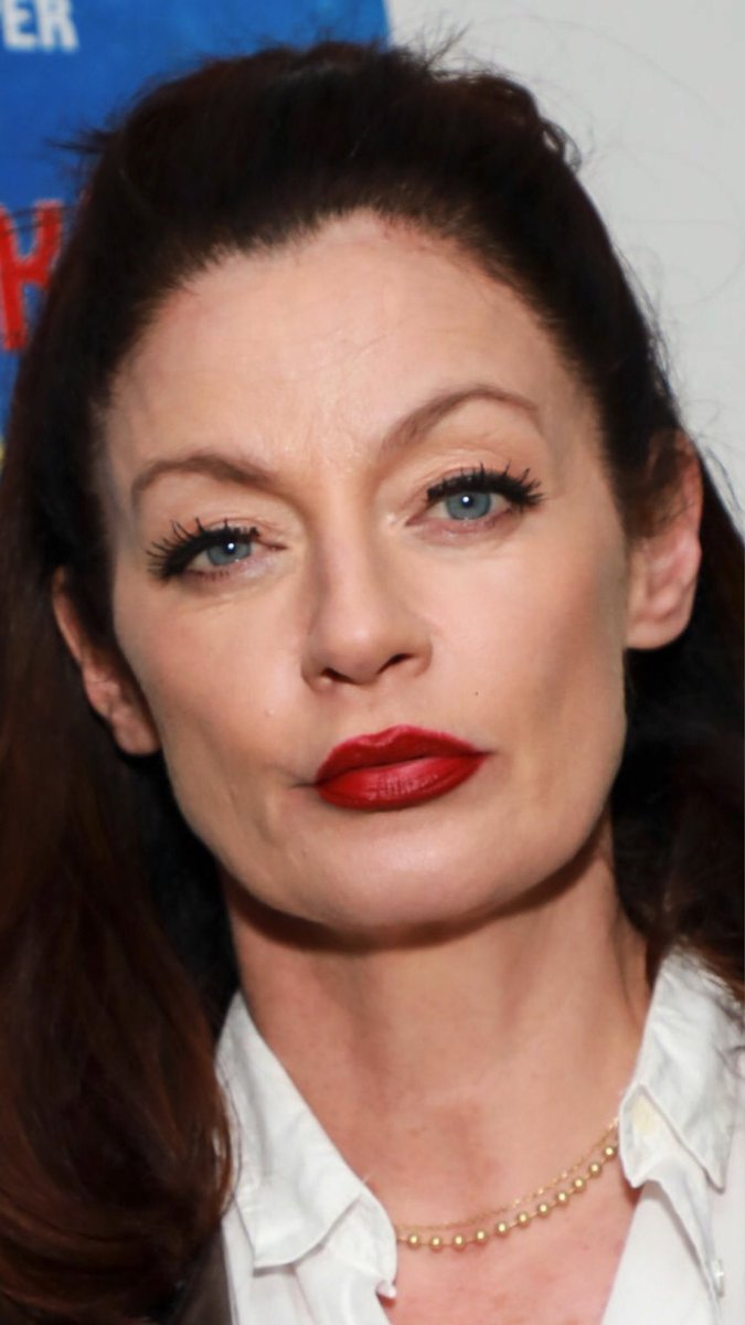 ProtagRemnants's tweet photo. We at Protagonize would like to wish @MichelleGomez a very happy birthday. May she continue to be the best Madame we know for years to come. 💋And for anyone that knows about @WorldBStream’s Michelle-o-meter, this one counts.  #birthday #MichelleGomez https://t.co/ctjyFqfpYL