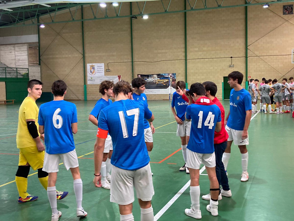 EntreMontesion's tweet photo. 🔵📸 |MOMENTOS DE LA PASADA JORNADA|
Os traemos una serie de momentos, vividos la anterior jornada.
#SentimientoDeClub🔵
#MontesiónEsUnSentimiento💙
#EMFutsal⚽️ https://t.co/BcnGRswSaO