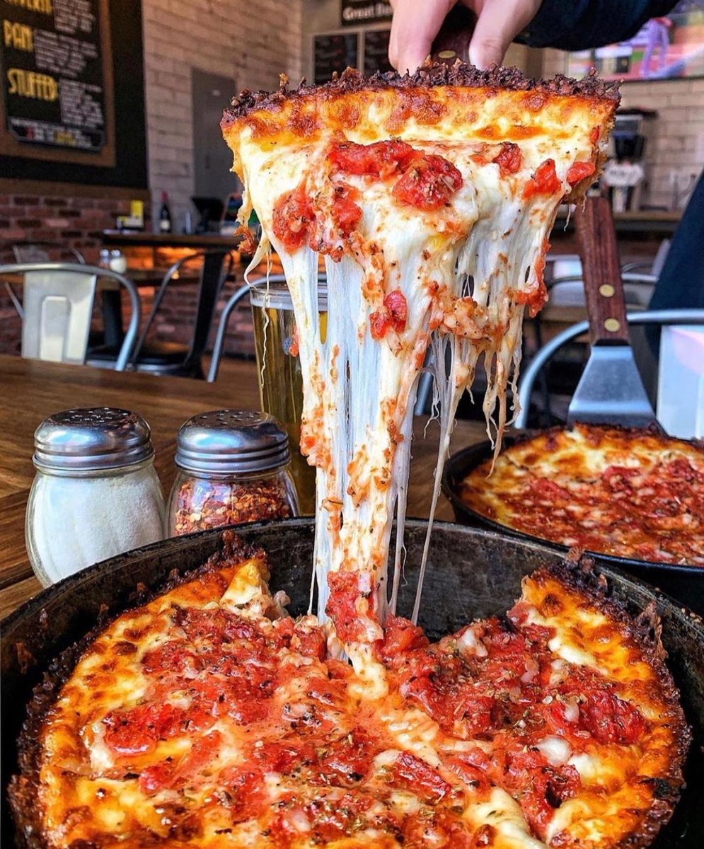 If you had to choose, are you going for the deep dish pizza or traditional style? 🤷🏽‍♂️🍕