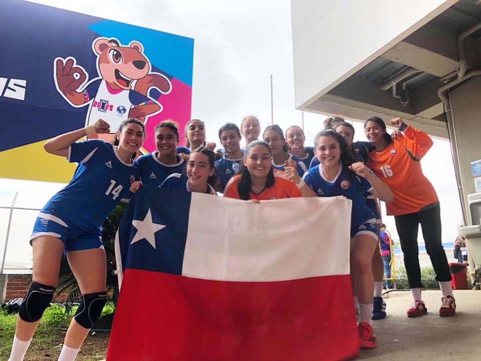 RadarAustral's tweet image. BALONMANO: LA VALDIVIANA CONSTANZA PAUL FUE PARTE DEL DEBUT TRIUNFADOR DE «LA ROJA» EN LOS PANAMERICANOS JUNIOR
Mira la nota acá: bit.ly/30WzCR1