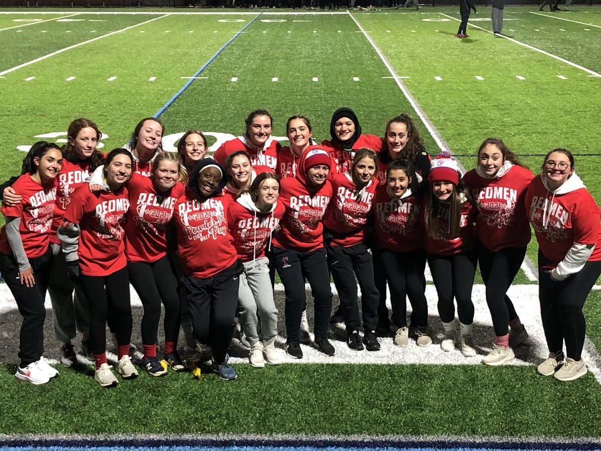 shellianryan's tweet photo. Great job sophomores! It was fun watching you play tonight. @thomasryan60 @tomryanmethuen finally has a football player! No surprise that she played great defense but she also had a great carry falling just short of a touchdown. https://t.co/U5lCuWZOZd