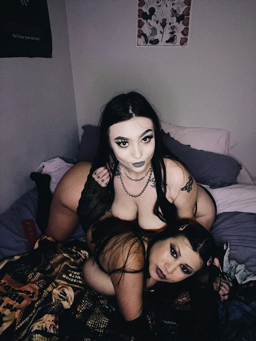 our big goth boobs had a sleepover 🥺 sub or dm now to see more of me and @slut4oatmilkLA 😈 https://t<a href="/tag/quarantineandchill"class="tags"><span>#quarantineandchill</span></a>