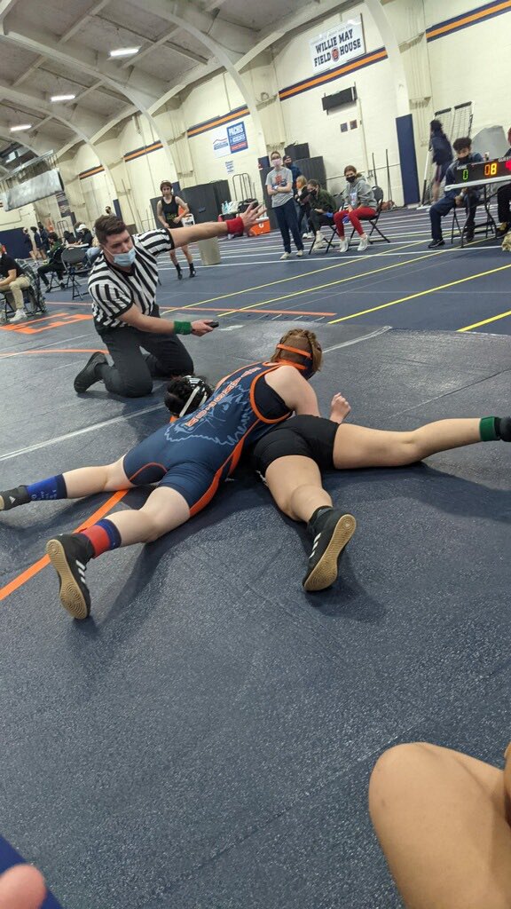 ETHSports's tweet photo. Historic night for Evanston Wrestling 🤼‍♀️ 

Girls Wrestling competed as a team for the first time in school history!!!

Contributing wins were:
🔹Priscilla Hartwell
🔸Nahla Dominguez
🔹Alize Ramirez
🔸Elizabeth Paredas
🔹Nadia Himrod https://t.co/BO80CWVJp2