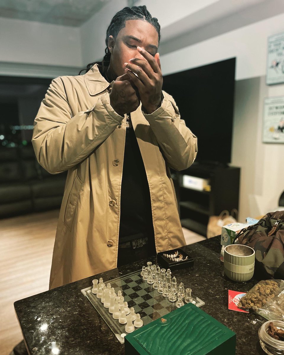 KiiingX__'s tweet image. made man.. no tellin wat im into..
#3iii #3rdCoastRadio #HGC #KGM 💫