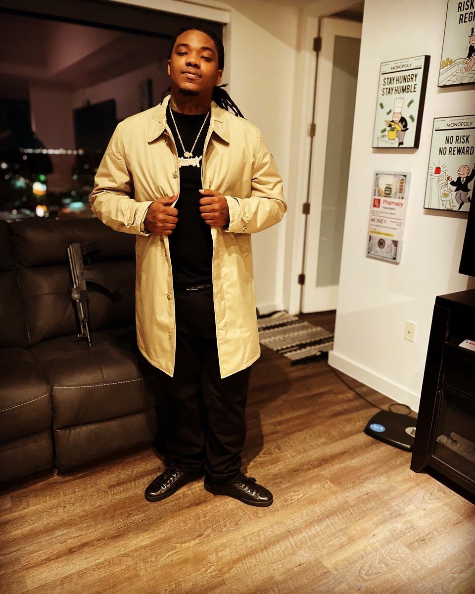 KiiingX__'s tweet image. made man.. no tellin wat im into..
#3iii #3rdCoastRadio #HGC #KGM 💫