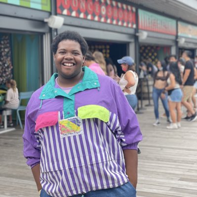 Hey y’all here’s a more recent pic. Yes,  I am an ATL resident now 🍑I don’t have any plans for Thanksgiving other than a virtual family meeting and a Secret Santa name drawing. Who wants to hang? (Please be vaccinated and accepting of the 🏳️‍🌈 ) #NewProfilePic